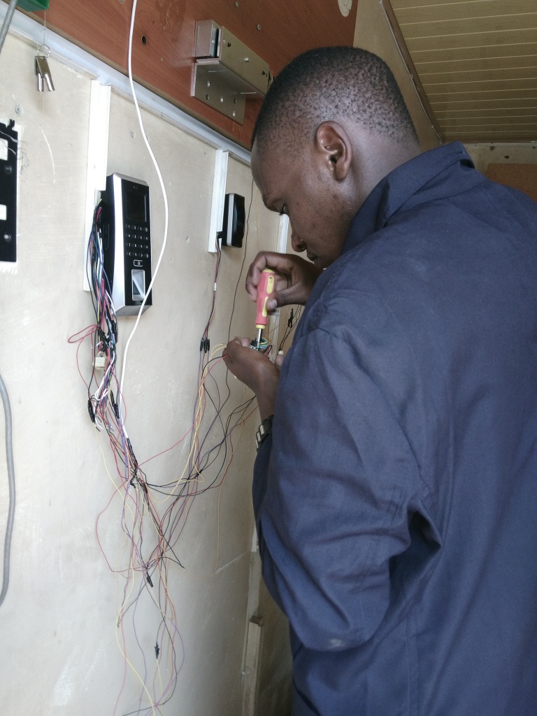 connecting-up-an-access-control-1 Biometric Access Control & Time Attendance Systems Installation Skills